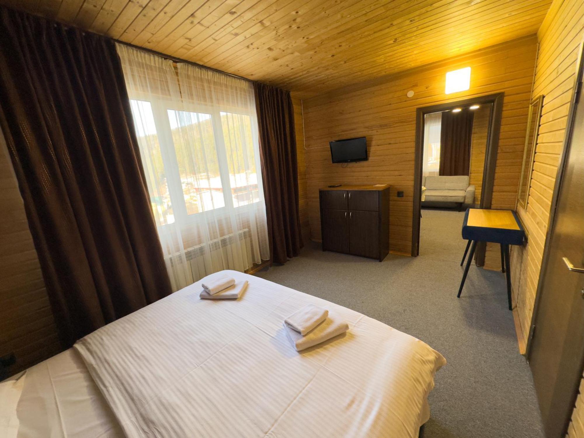 Wellland Hotel Yaremche Dış mekan fotoğraf