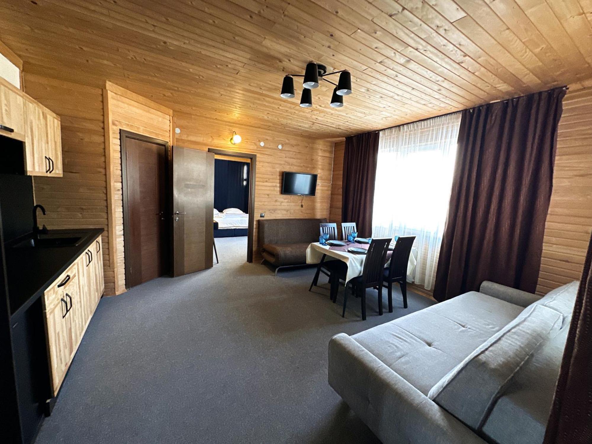 Wellland Hotel Yaremche Dış mekan fotoğraf
